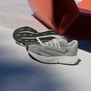 Adidas LIGHTBLAZE SHOES Size 9,5